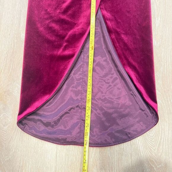 Black Halo, Estelle Smashing Berry High-Low Velvet Halter Bow Gown, Women’s 4 - Picture 13 of 15